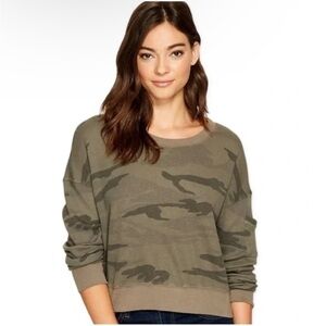 Splendid Green Camo Pullover With Pocket On Arm Size S